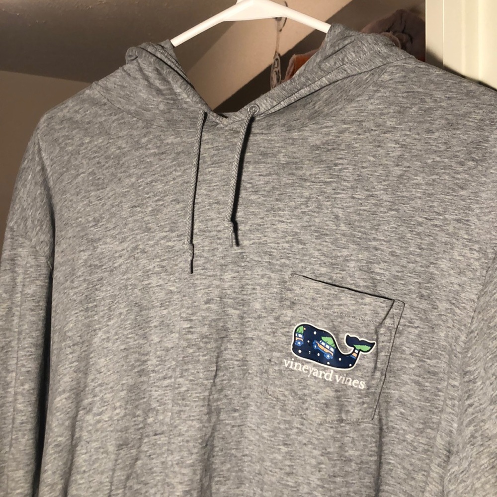 Vineyard vines t shirt hoodie